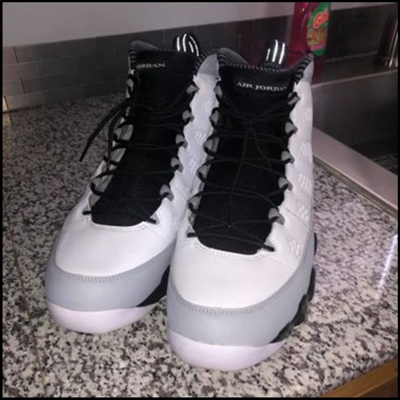 Athletic_Shoes